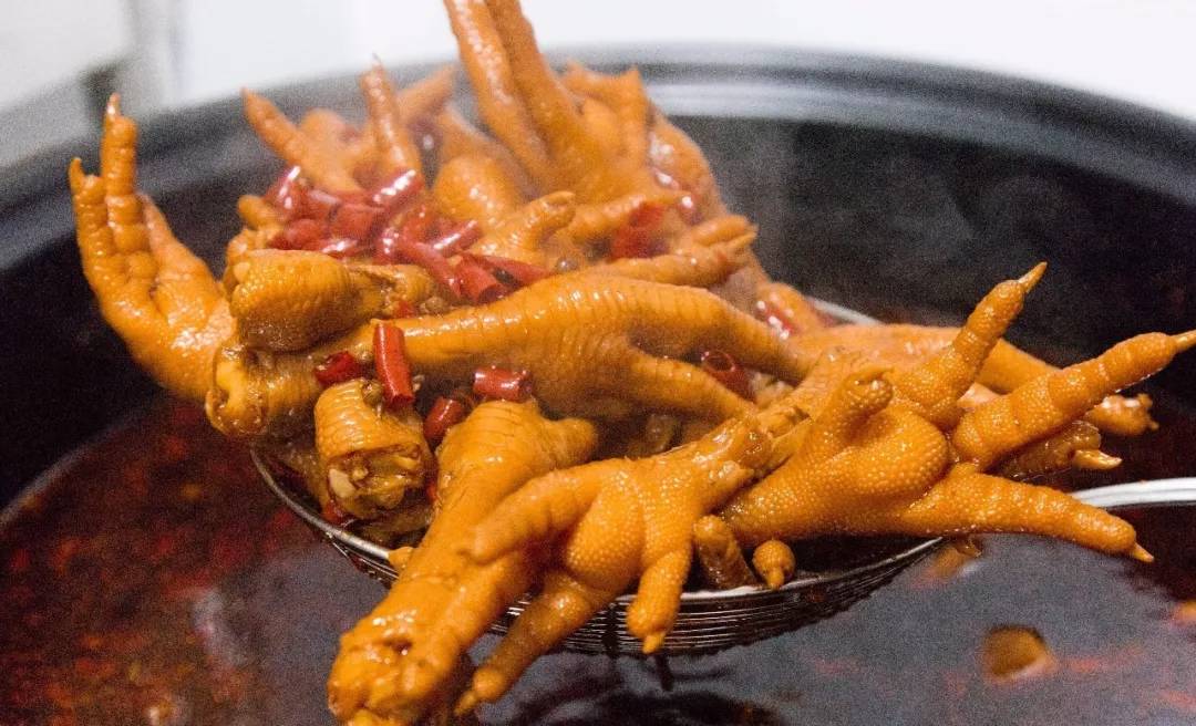卤香四溢鸡爪，美味佳肴制作秘籍大揭秘！