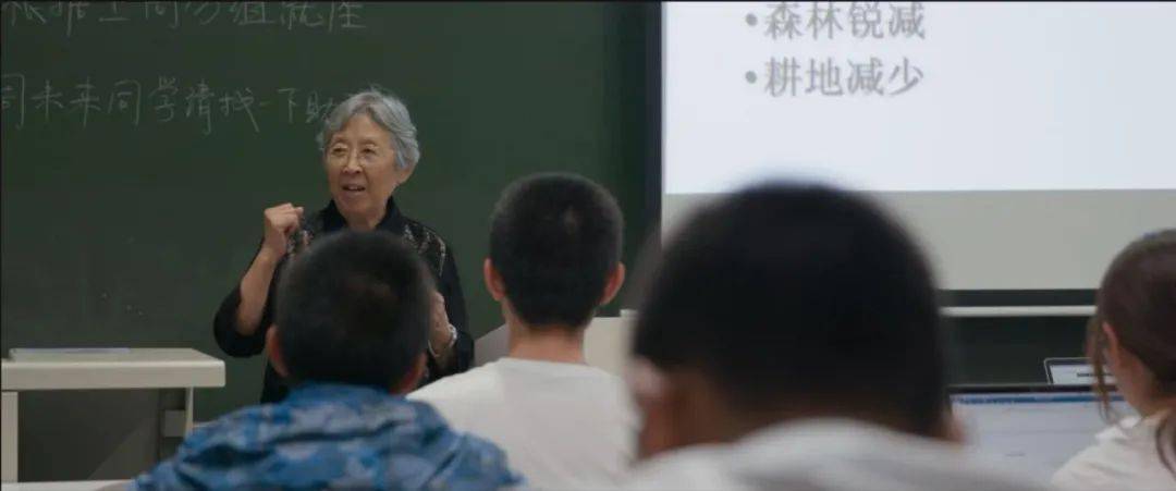 独家揭秘电影幕后人生，影人专访探寻故事与人生之旅